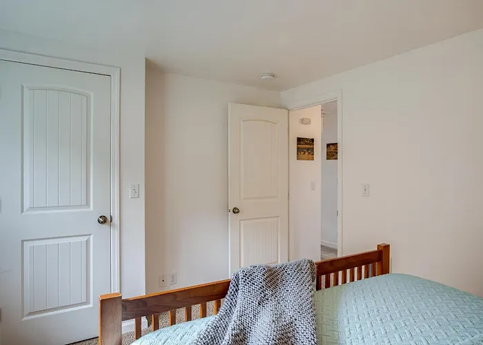 Amazing Ocean & Alsea Bay Views! Dog Friendly!