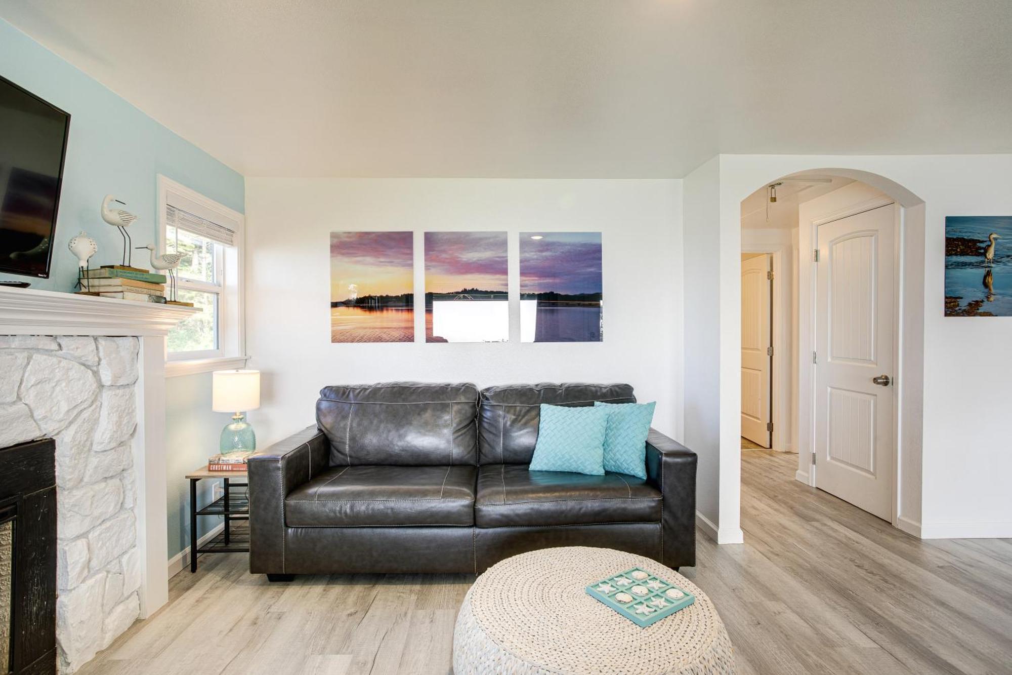 Amazing Ocean & Alsea Bay Views! Dog Friendly! * Waldport
