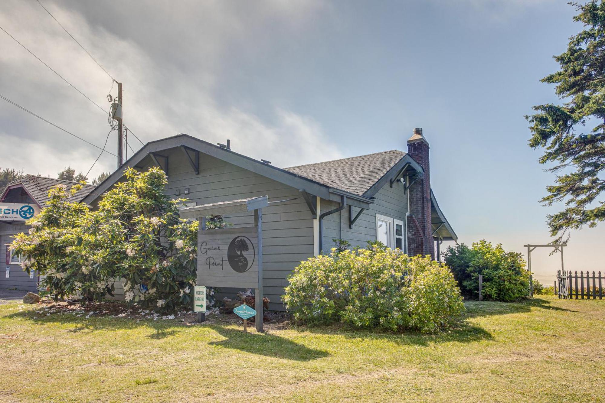 Amazing Ocean & Alsea Bay Views! Dog Friendly! *